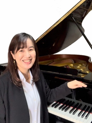 上坂智子氏
